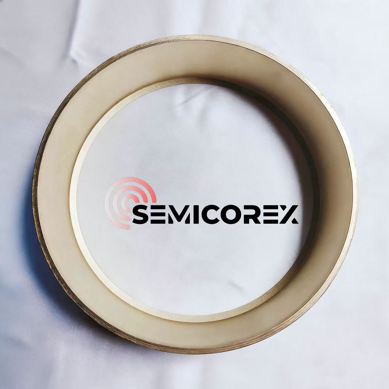 Nhẫn dẫn hướng phủ tantalum cacbua